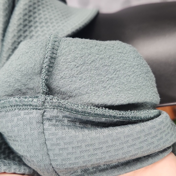 The North Face Training Mountain Sweatshirt - Picture 9 of 10